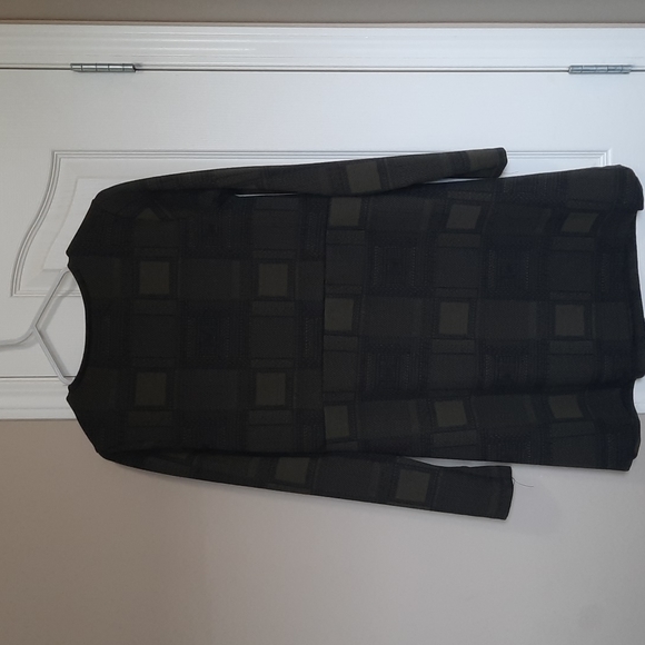 Zara trafaluc,Size Medium,  Color black/green - Picture 3 of 5